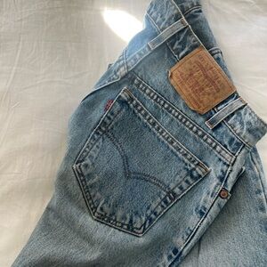 VINTAGE LEVIS WOMENS JEANS